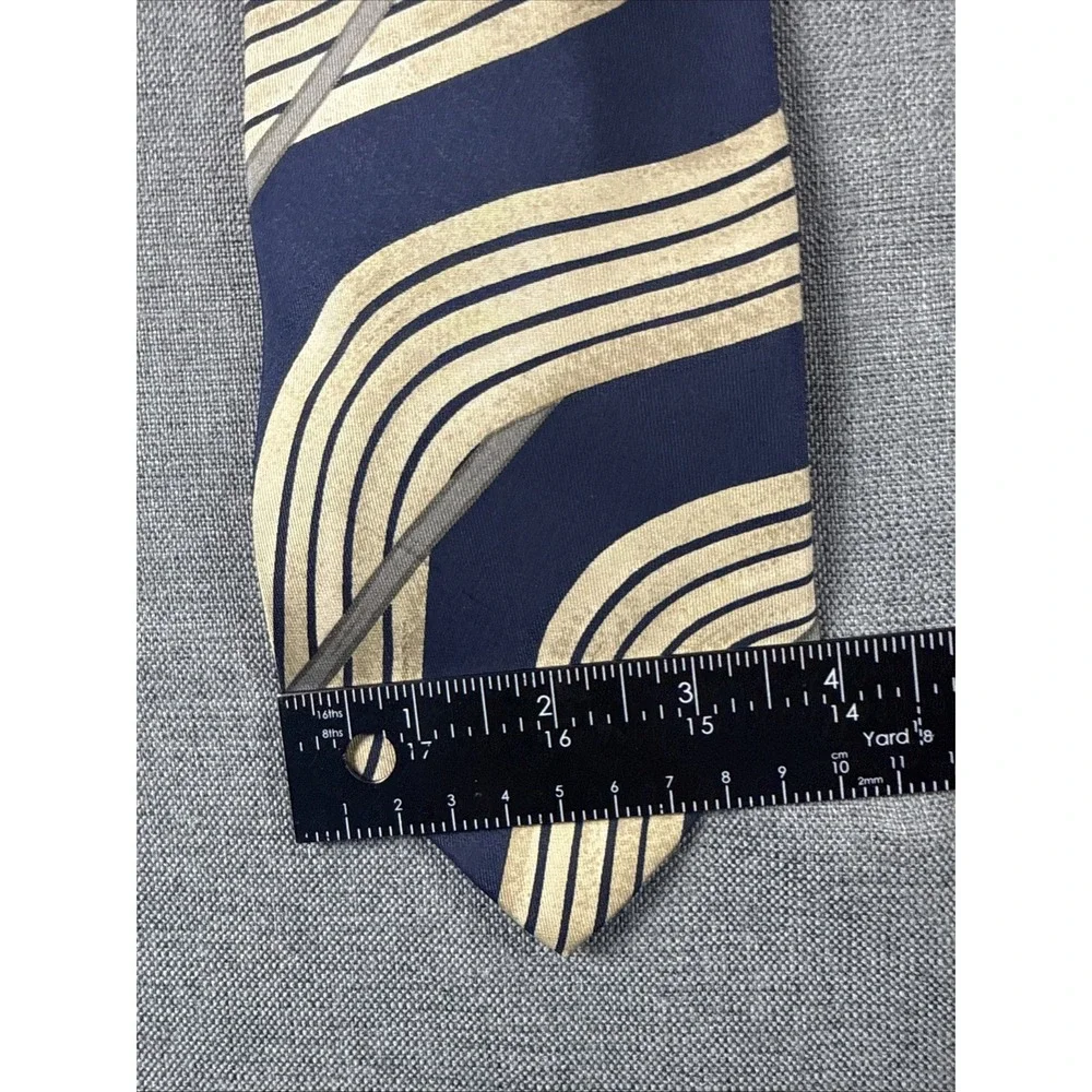 Hugo Boss‎ 100% Silk Thai Blue And Beige Pattern